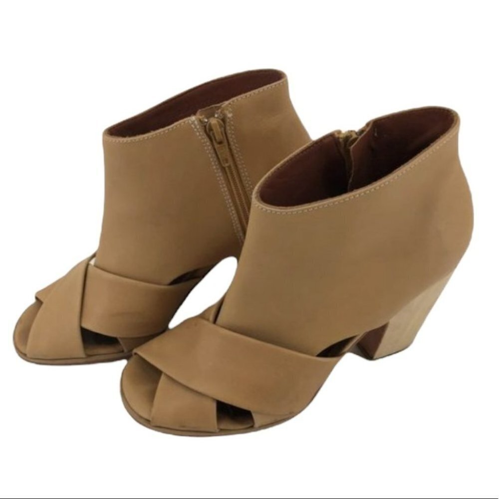 Rachel Comey Tan leather heeled ankle booties peep toe cross cross 7